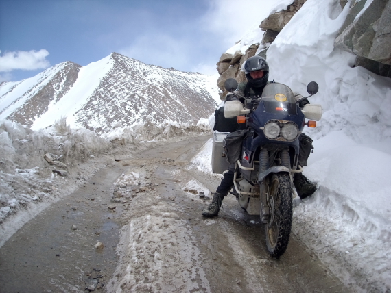 26 riding the khardung la.JPG